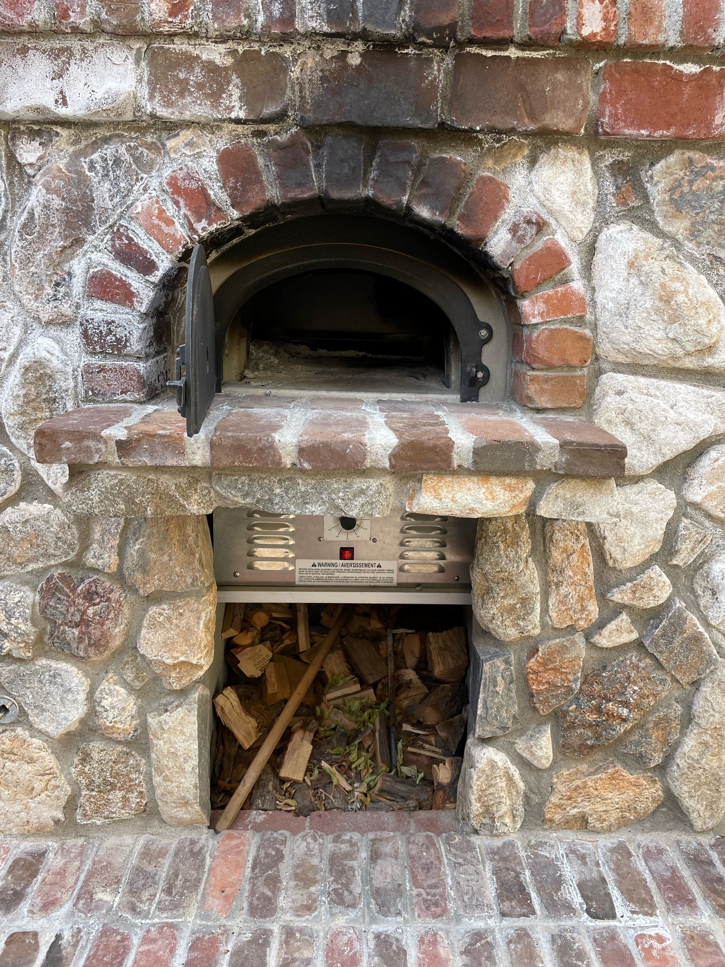 Chicago Brick Oven - The CBO 750 HYBRID Without Skirt (Gas & Wood fired)